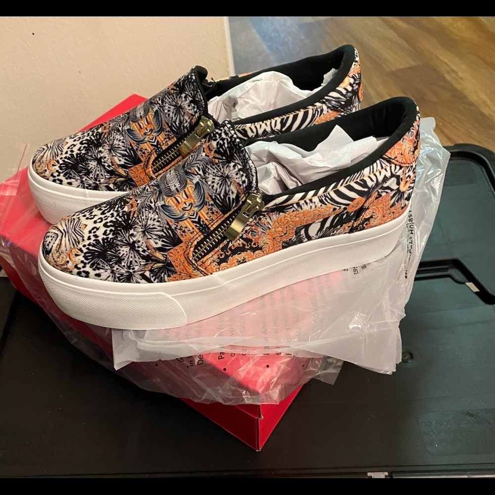 Brand New Casual shoes